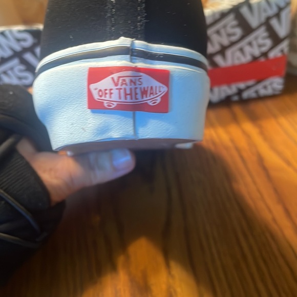 Vans chukka boot shoes in black/white, men’s 4.5, women’s six. New with box. - Picture 10 of 11